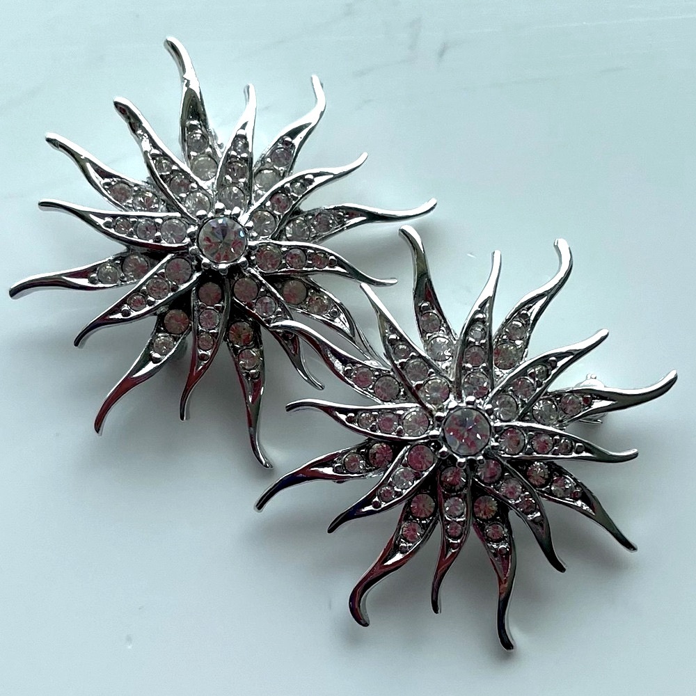 2 VINTAGE Silver-plated 1.5” Brooches | Set of 2